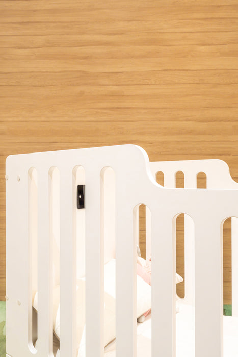 The SmartNest - High-tech Smart Baby Crib